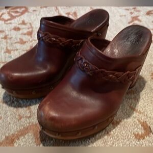 Ugg Leather Clogs Size 6